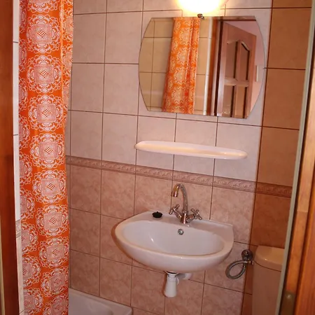 卢卡斯切克民宿 *