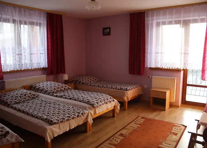 Goscinne Lukaszczyk *