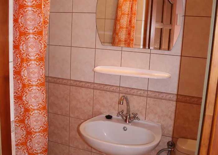 Goscinne Lukaszczyk *