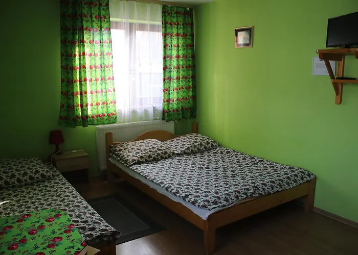 Goscinne Lukaszczyk *