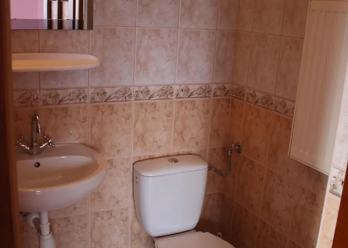 Goscinne Lukaszczyk *